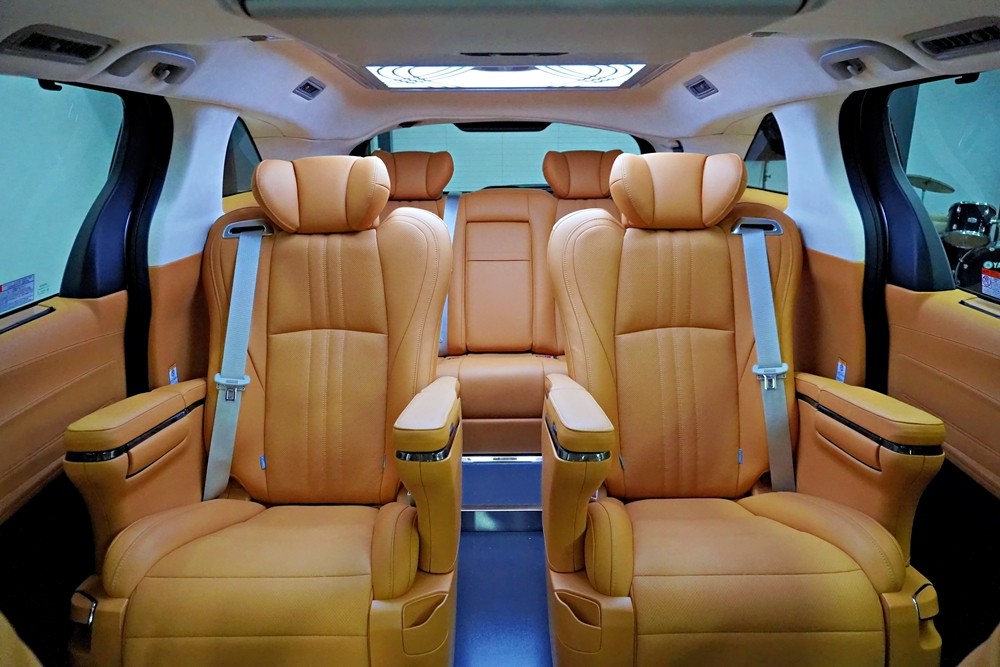 豐田賽那汽車內(nèi)飾改裝